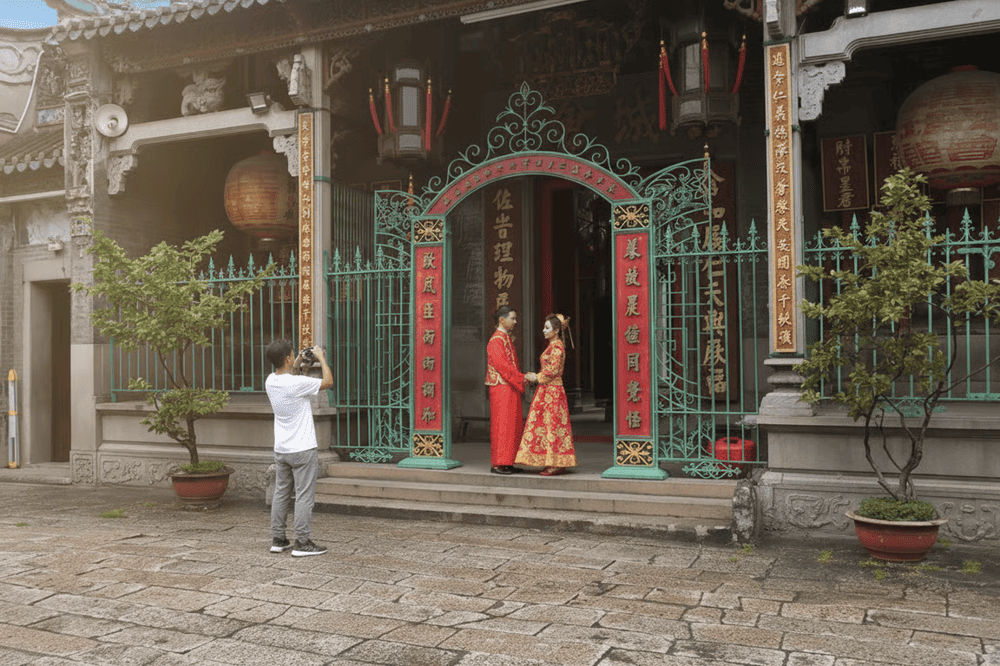 Trang phục cổ trang Trung Quốc rất phù hợp với kiến trúc chùa